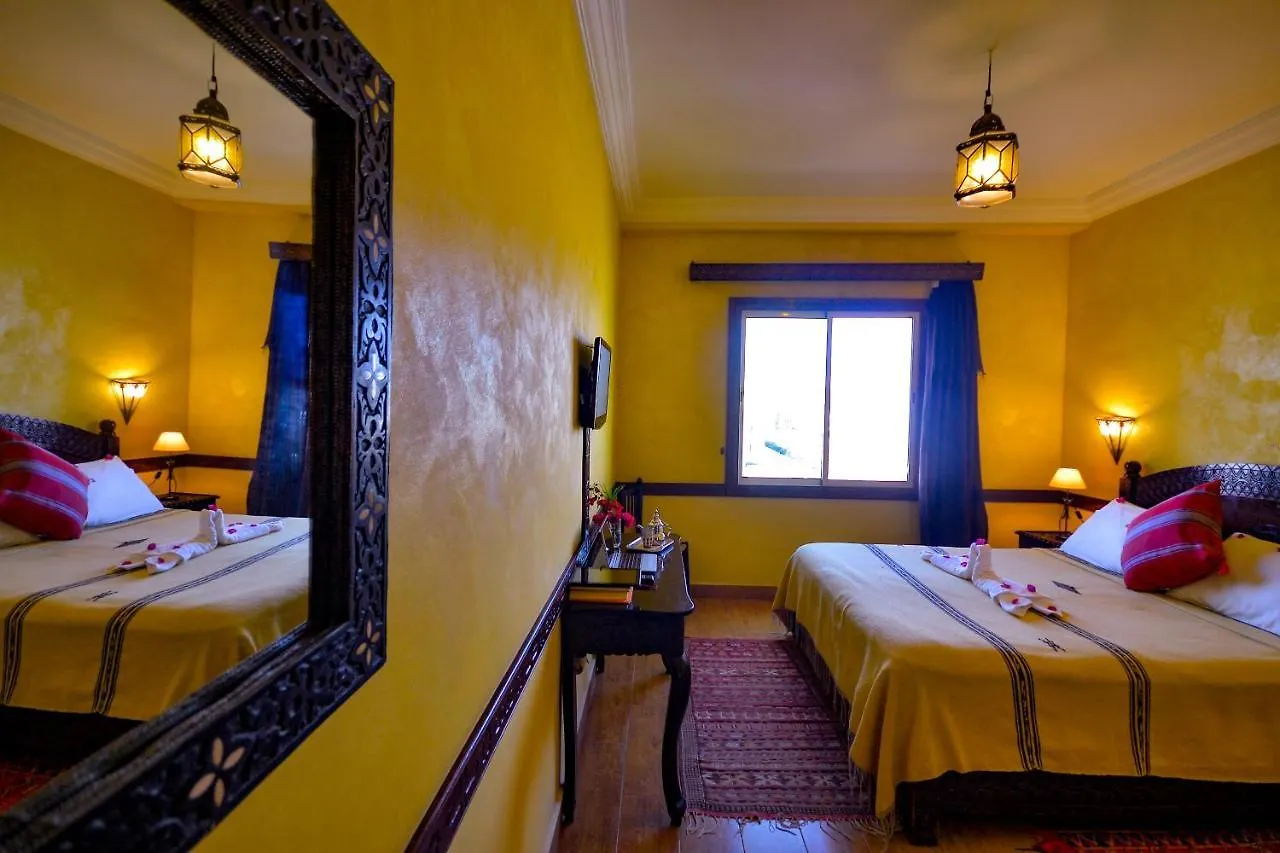 אסאוירה Riad Zahra מלון