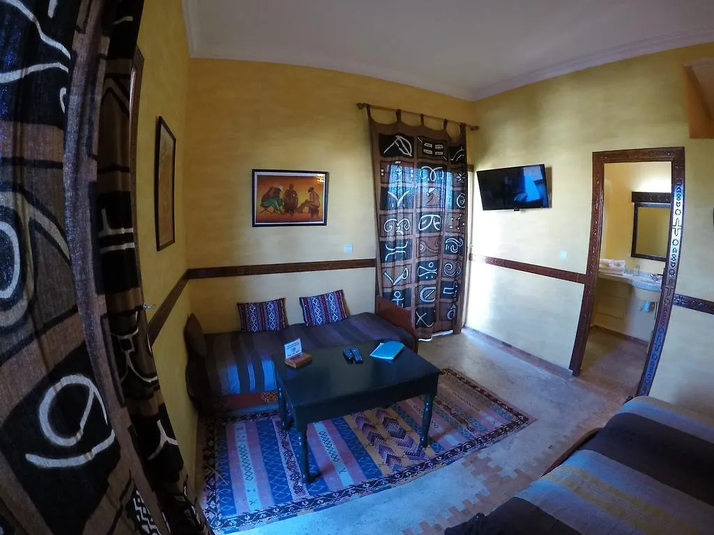 אסאוירה Riad Zahra מלון
